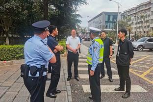 浓眉：穿上湖人球衣就得接受更多抨击 人们用显微镜来审视你们